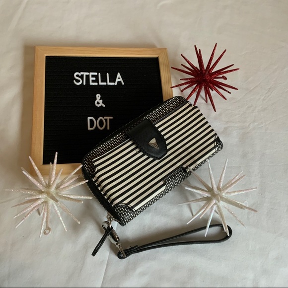 Stella & Dot Handbags - Stella & Dot Madison Tech Breton Stripe Wallet
